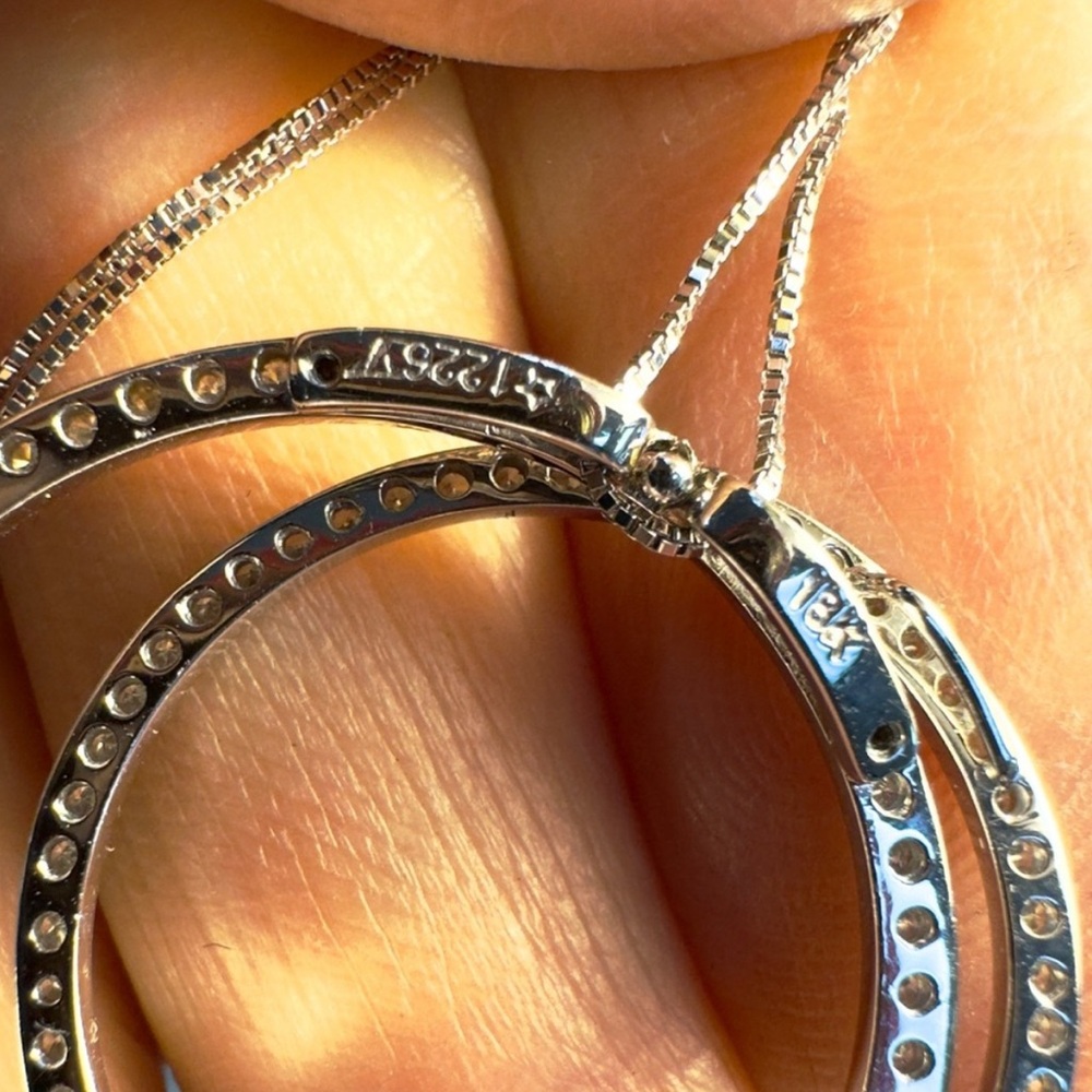 Rare 18k Roberto Coin Diamond Circle Pendant View 2